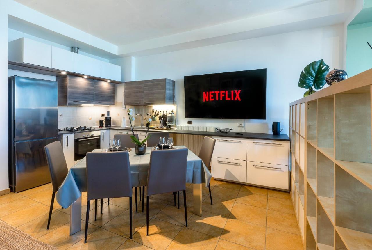 Cavour Elegante Loft In Centro Apartment Macerata Luaran gambar
